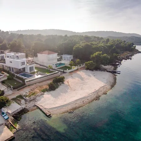 Luxurious In Okrug Gornji With Sauna Prázdninový dům *