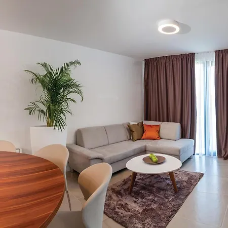 Luxurious In Okrug Gornji With Sauna Trogir