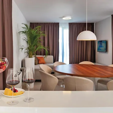 Luxurious In Okrug Gornji With Sauna Prázdninový dům Trogir