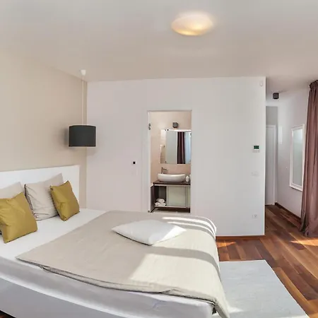 Ferienhaus Cozy Home In Okrug Gornji With Sauna Trogir