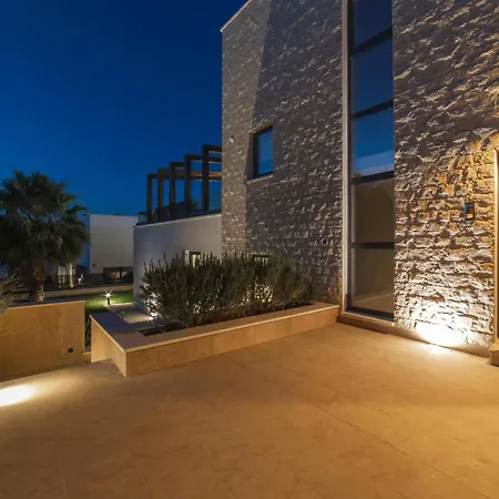 Luxurious In Okrug Gornji With Sauna *